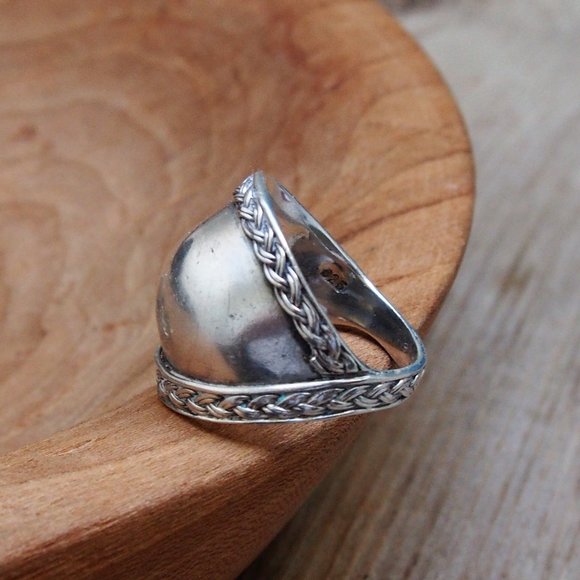 Vintage Jewelry - Sterling SILVER Domed Braided Edge VTG Ring